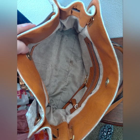 Michael Kors Tan and Cream Signature Satchel - Picture 5 of 6